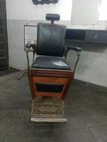 Cadeira de Barbeiro Antiga de