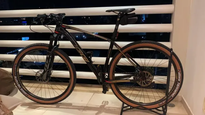 MTB OGGI - L(19) - Suspensão Manitol - Shimano 12v