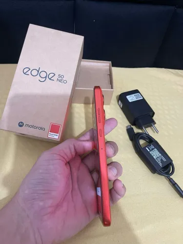 Motorola Edge 50 Neo 256gb - caixa e nota