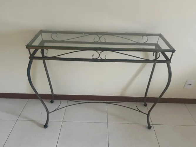 Vendo aparador em ferro e tampa de vidro