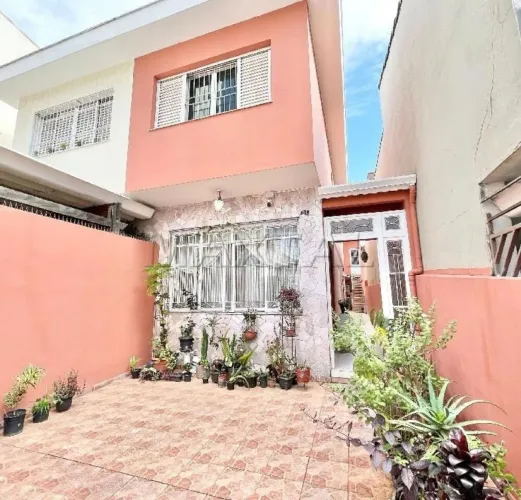 Sobrado à venda, de 185 m², com 4 quartos, sendo 1 suíte , quintal e 2 vagas, em Santana