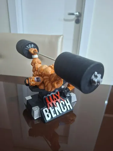 Boneco Musculoso Supino Halteres Musculação Decoração Resina