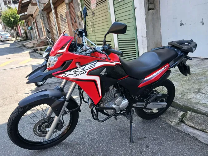 HONDA XRE 300 12 KM apenas