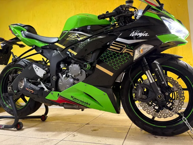 Kawasaki ZX-6R 636 KRT 2020 - Único dono