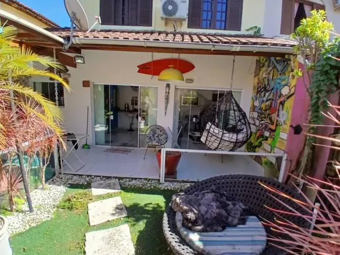 Sobrado para venda dentro de condominio  com 2 quartos em Boiçucanga - São Sebastião - SP