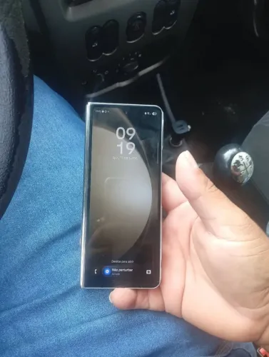 Samsung Galaxy Z Fold 5