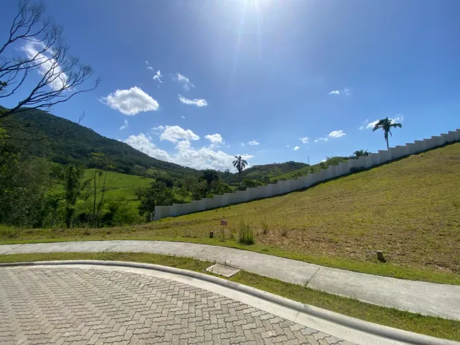 Terreno condomínio fechado bairro Rio do Meio