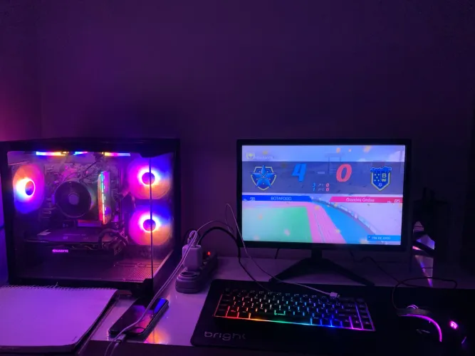 PC ryzen 5 1600 placa de vídeo rx 570 fonte coursair 450