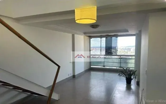 Cobertura Luxuosa à Venda 260 m² de Área Útil com Vista Deslumbrante!