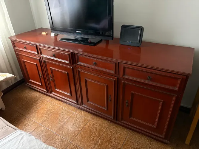 Buffet de madeira
