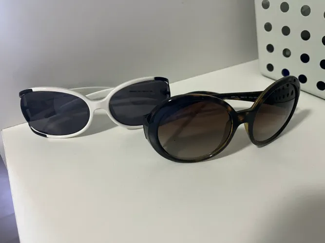 Óculos femininos Prada e Fendi usados