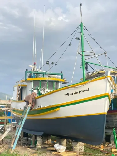 Barco de pesca a venda