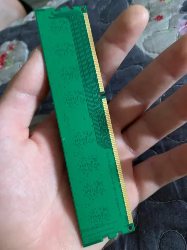 Memória RAM DDR3 4GB - Desempenho e Qualidade!
