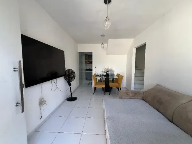Casa Duplex com 3 Quartos, Closet, 2 Suítes e 2 Vagas, Santa Amélia