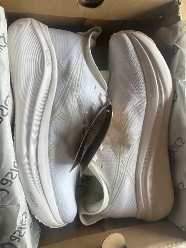 Tênis asics nimbus 27 branco Tamanho 40.5