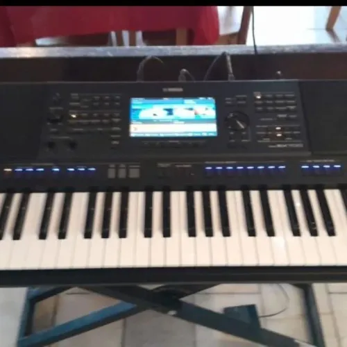 YAMAHA PSR SX 700 ZERADINHO 