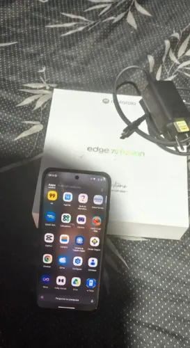 Vendo moto Edge 70 fusion fifa 256 gigas 24 de ram não aceito troca 
