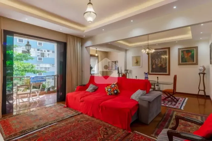 Apartamebto de 182m² na quadra da praia de Copacabana