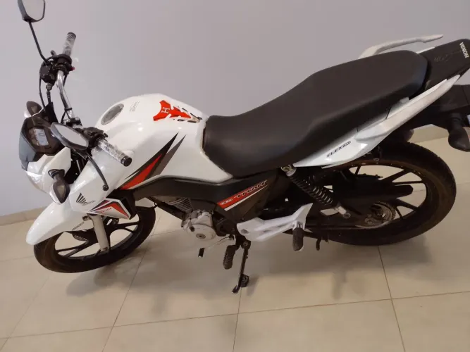 Titan 160