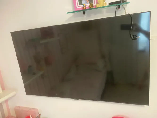 TV Samsung 50 smart + TV CCE pequena