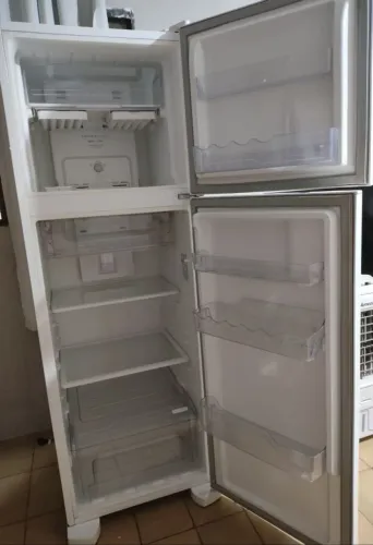 Geladeira electrolux 371 litros lindíssima 