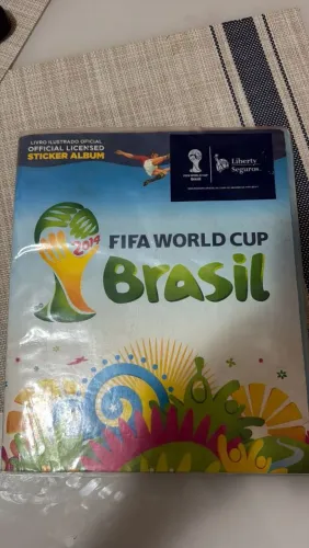Álbum da copa 2015 autógrafado por todos os jogadores do Brasil