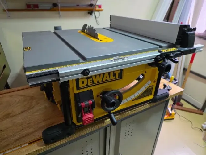 Serra circular de mesa Dewalt DWE7492