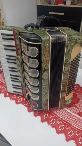 Acordeon sonelli 80 baixos Nacional 
