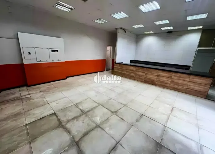 Loja disponível para locação no bairro Centro em Uberlândia-MG.