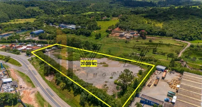 Área industrial à venda possuindo 20.000m² em Louveira/SP.