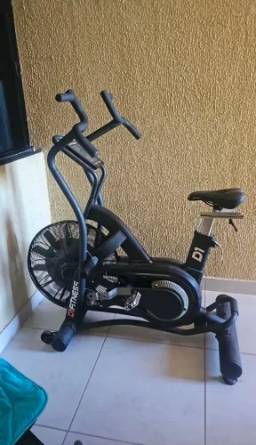 Vendo air bike profissional