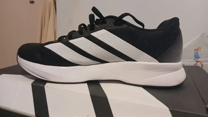 Dois tênis originais Adidas- Corrida e P/academia- TM 40+ caixa