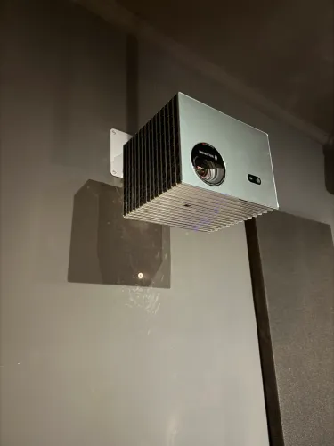 Projetor Valerion VisionMaster Pro 2 4K - Condição Especial