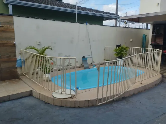 Grades de proteção de piscina