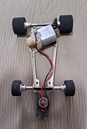 Chassis motor Latinha - Autorama Estrela 