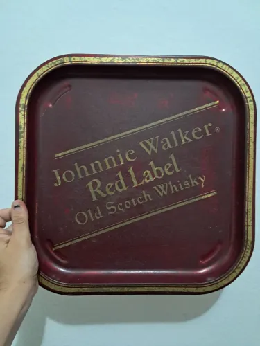 Bandeja em metal whisky red label grande vintage retrô