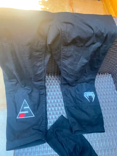 Kimono venum ultra light