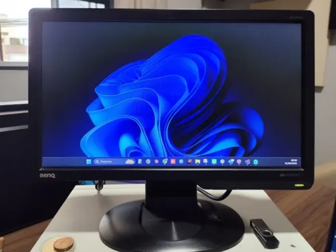 Monitor 15" Widescreen
