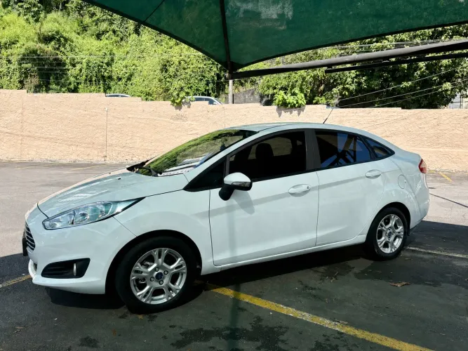 Ford Fiesta Sedan SE 1.6 16V Flex 4P 2014