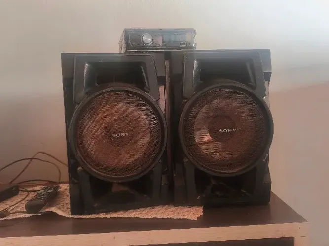 Kit Som Potente: Rádio Pioneer USB + Par de Caixas Sony GTR88