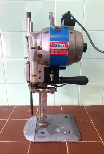 Máquina Corte Vertical Gemsy Tecido Profissional Industrial