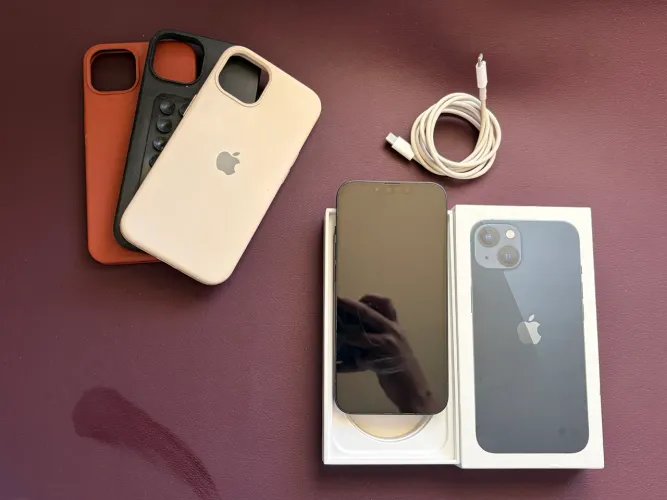 iPhone 13 - meia lua