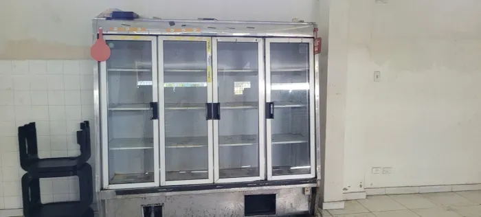 Freezer vertical 4 portas