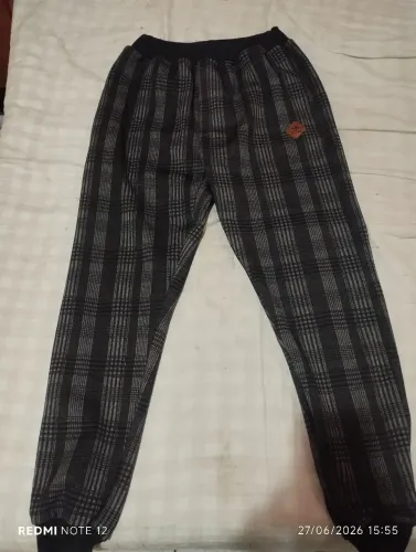 Calça estilo moleton 