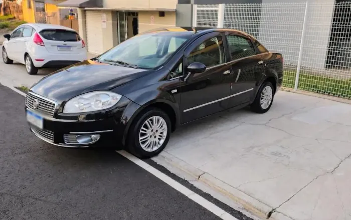 Fiat Linea LX 1.9/ 1.8 Flex 16V 4P 2011