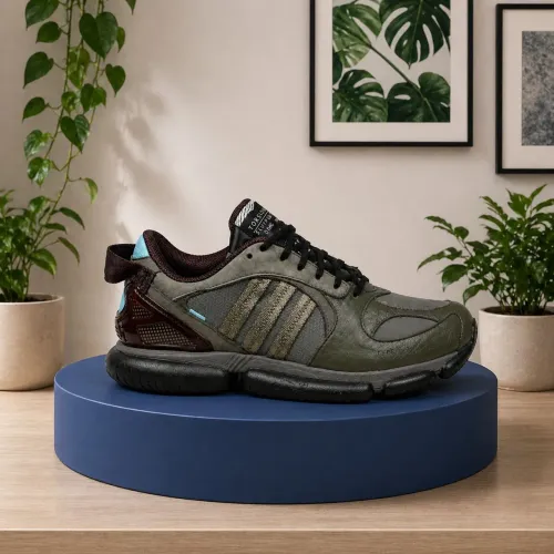 Tênis Adidas