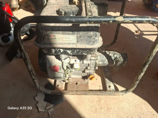 Motor 4 tempos semi novo
