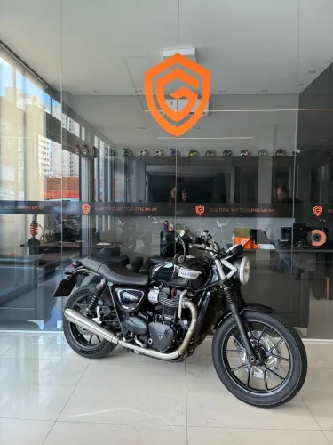 Triumph Street Twin 900