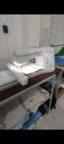 Máquina de Bordado Brother 