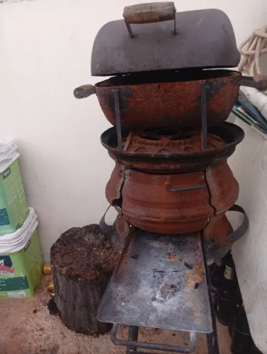 Vendo fogão a lenha e churrasqueira